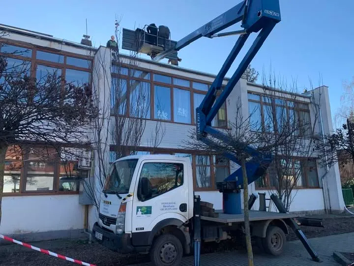 magassági munkák Erdőkertes emelőkosaras